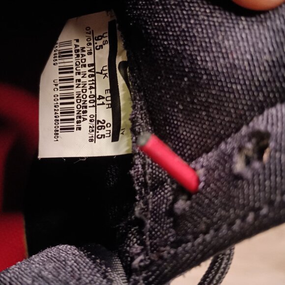 Nike Swoosh - Picture 5 of 6